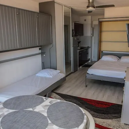 Vue Acces Direct A La Avec Parking Le Barcarès
